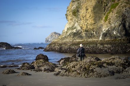 Photog at Coquille Point